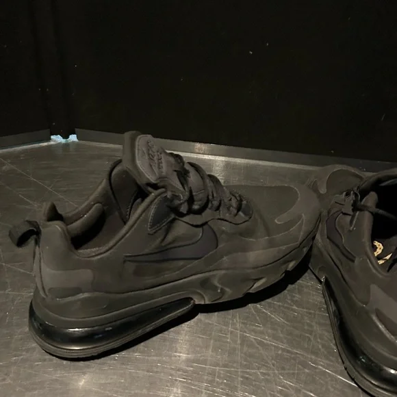 Nike Air Max 270 React - Picture 9 of 13